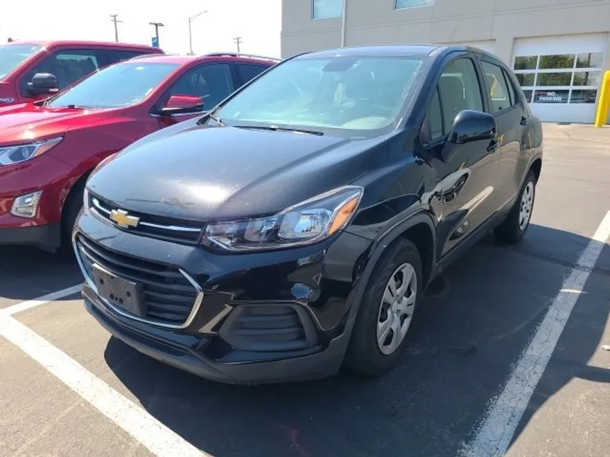 2019 Chevrolet Trax LS photo 1