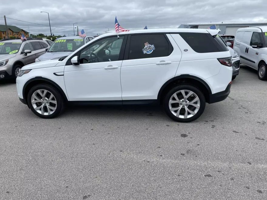 2021 Land Rover Discovery Sport SE photo 1
