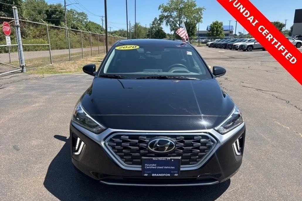 2020 Hyundai Ioniq Plug-In Hybrid SE photo 1