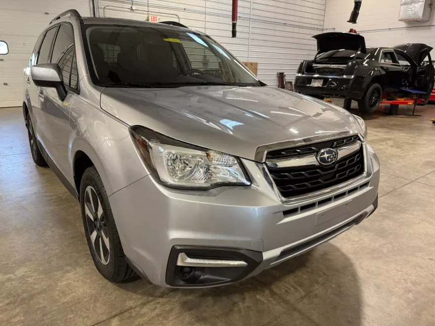 2018 Subaru Forester 2.5i Premium photo 1