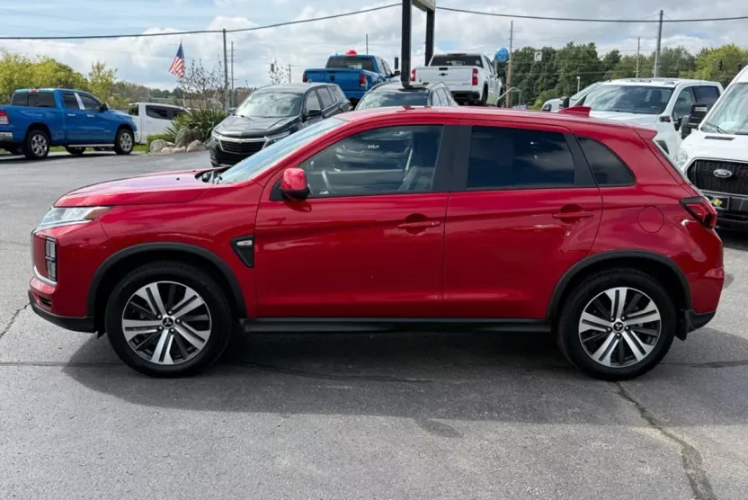 2023 Mitsubishi Outlander Sport ES photo 1