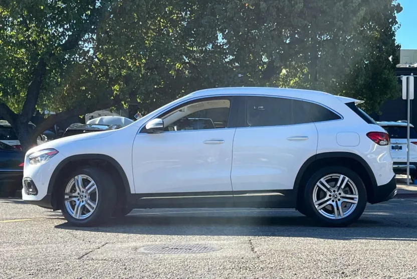 2021 Mercedes Benz GLA 250 4MATIC photo 1