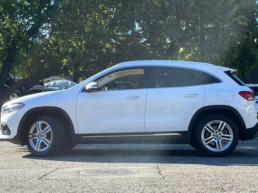 2021 Mercedes Benz GLA 250 4MATIC photo 1