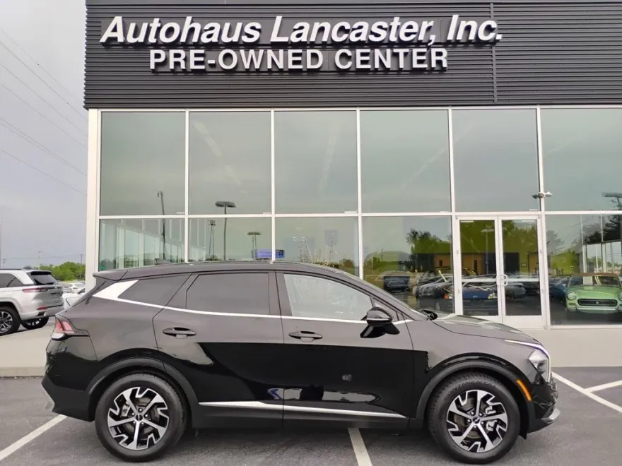 2023 Kia Sportage EX photo 1