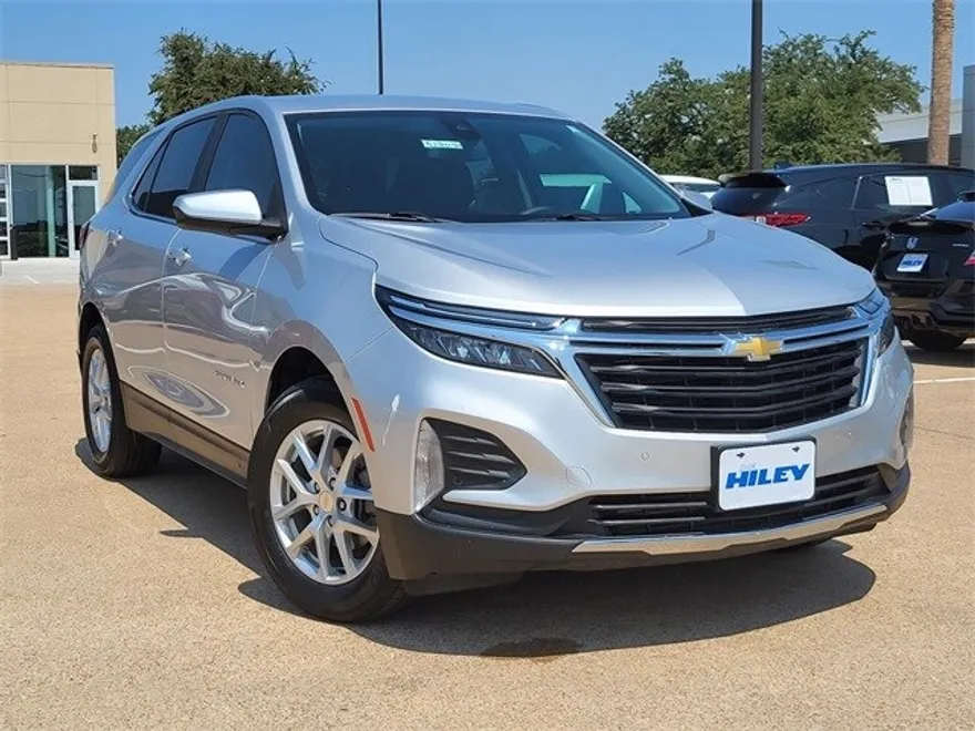 2022 Chevrolet Equinox LT photo 1