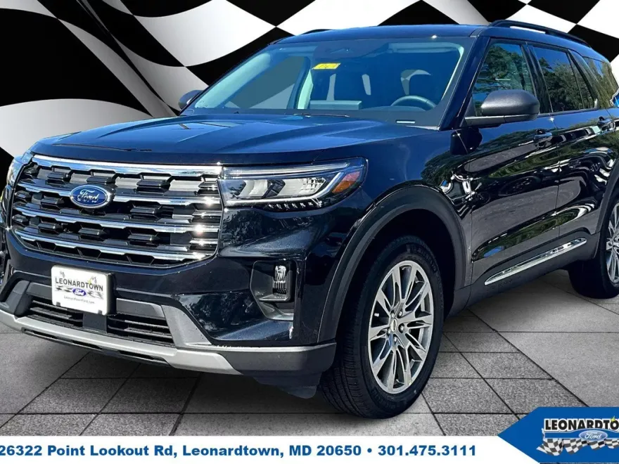 2025 Ford Explorer photo 1