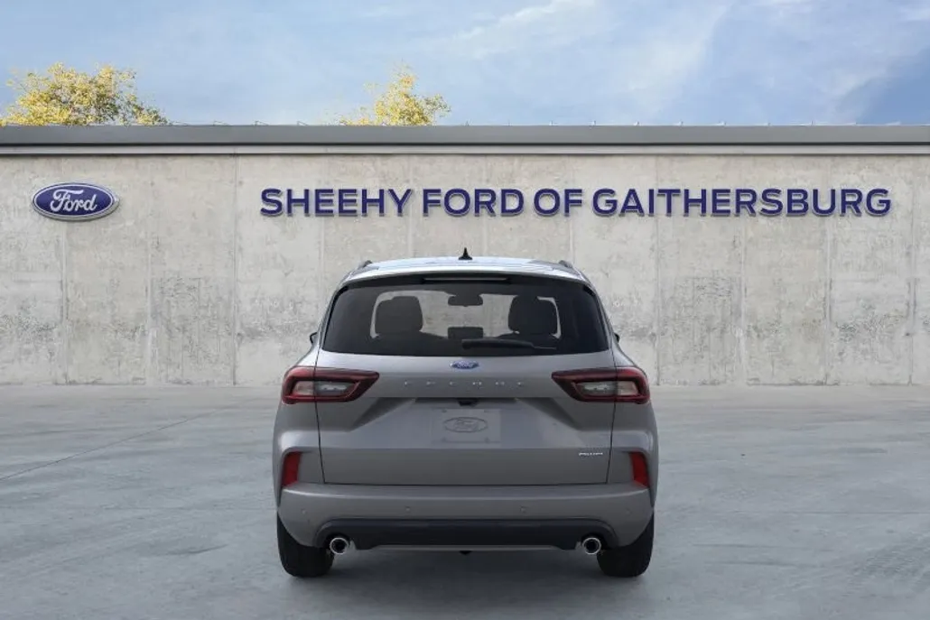 2024 Ford Escape ST-Line Select photo 1