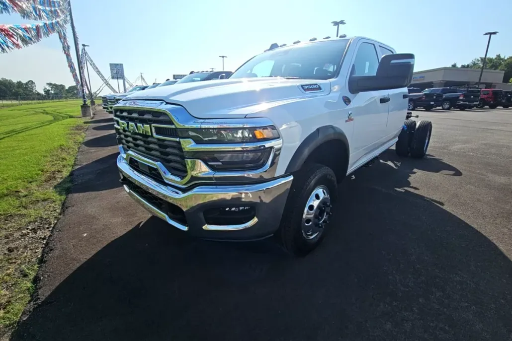 2025 Ram 3500 Tradesman photo 1