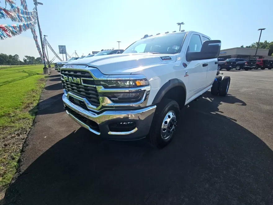 2025 Ram 3500 Tradesman photo 1