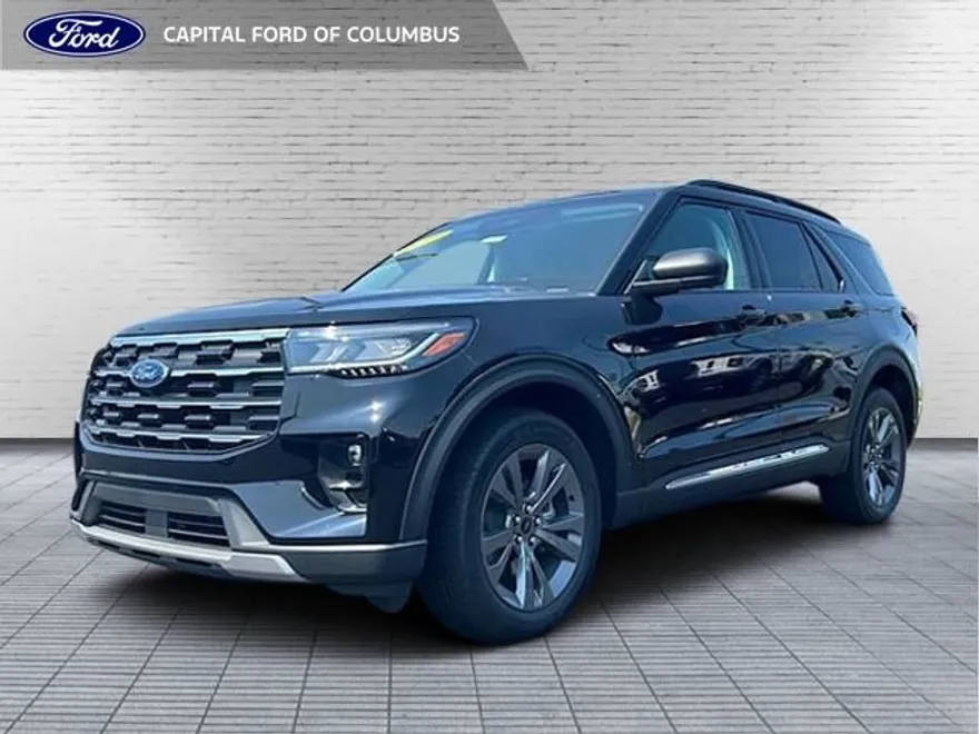 2025 Ford Explorer photo 1