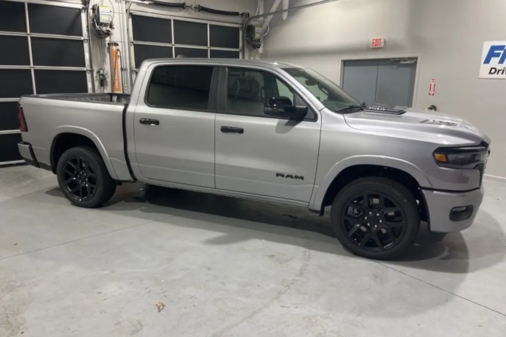2025 Ram 1500 Laramie photo 1
