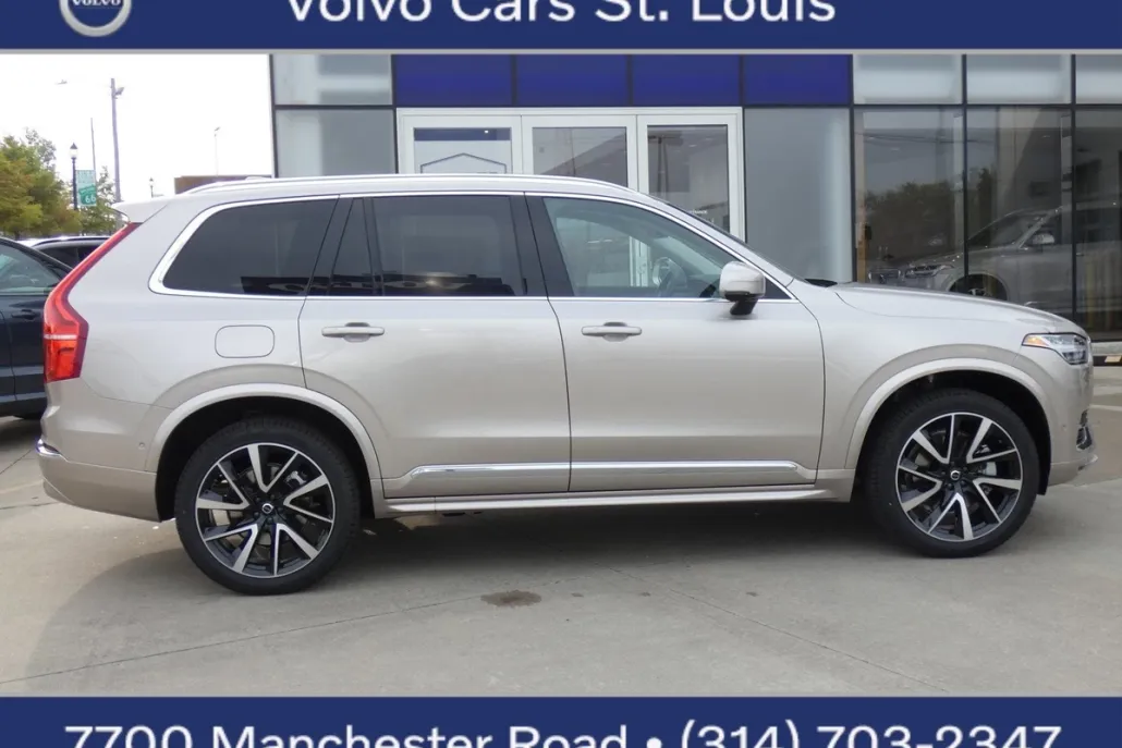 2025 Volvo XC90 Plus photo 1