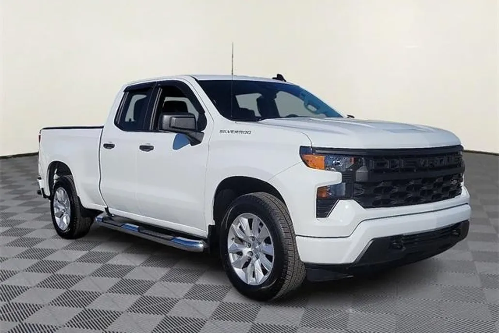 2022 Chevrolet Silverado 1500 Custom photo 1