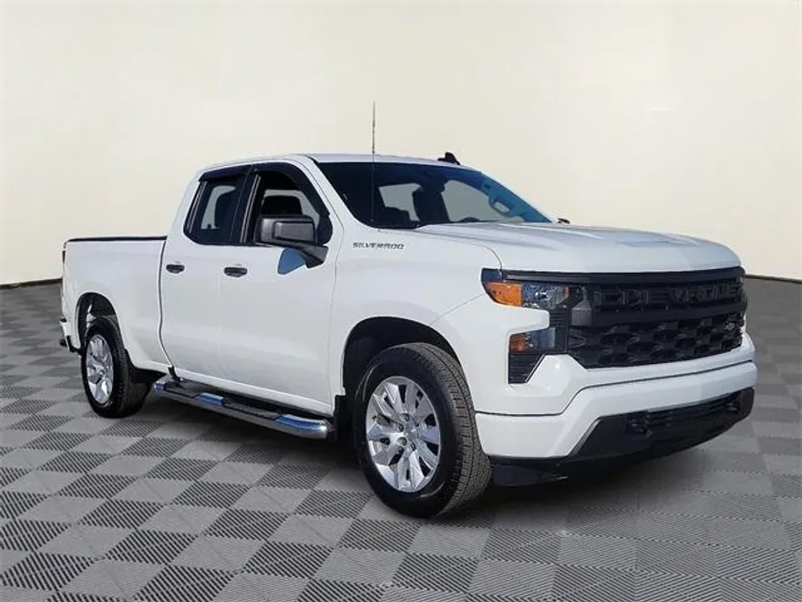 2022 Chevrolet Silverado 1500 Custom photo 1