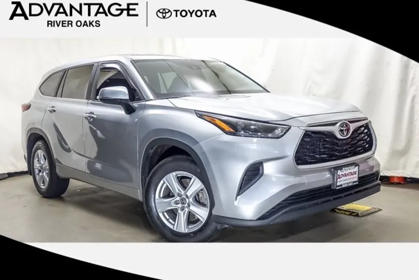 2023 Toyota Highlander L photo 1