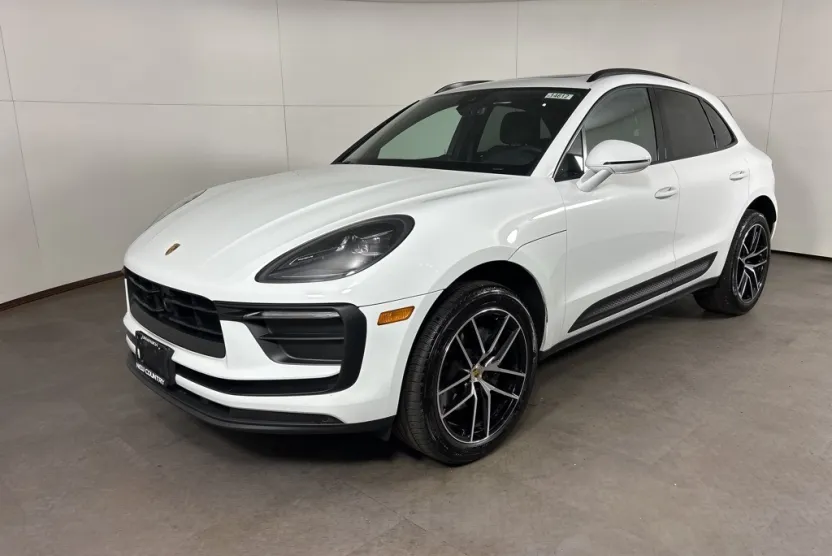 2025 Porsche Macan Base photo 1