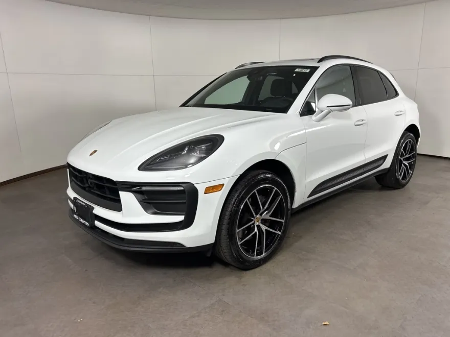2025 Porsche Macan Base photo 1