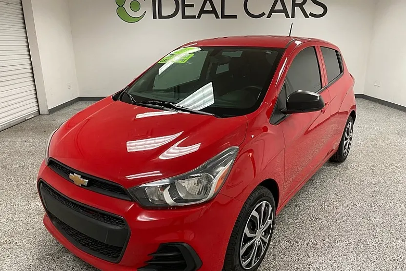 2017 Chevrolet Spark LS photo 1