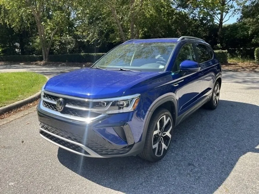 2023 Volkswagen Taos SEL photo 1
