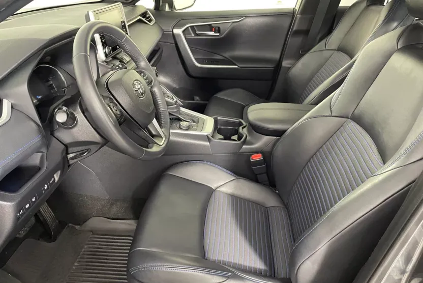 2021 Toyota RAV4 Hybrid XSE photo 1