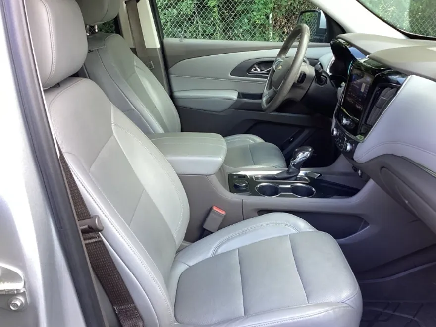 2021 Chevrolet Traverse Premier photo 1