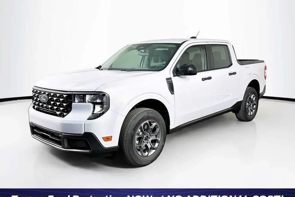 2025 Ford Maverick XLT photo 1