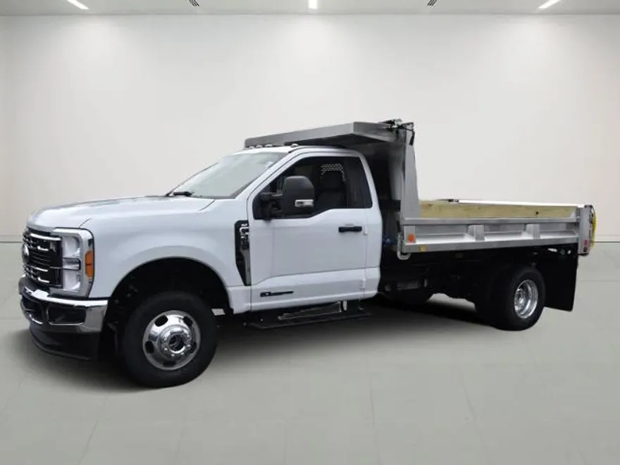 2023 Ford F-350 XL photo 1