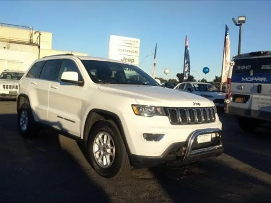 2020 Jeep Grand Cherokee Laredo E photo 1