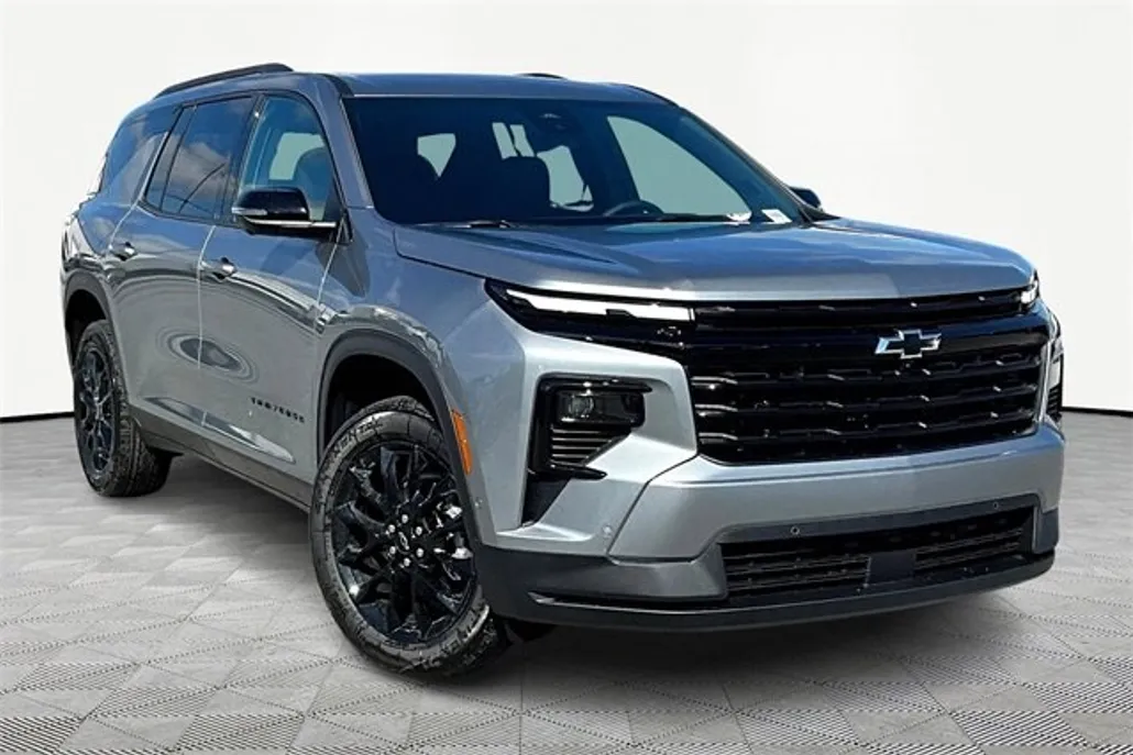 2025 Chevrolet Traverse photo 1