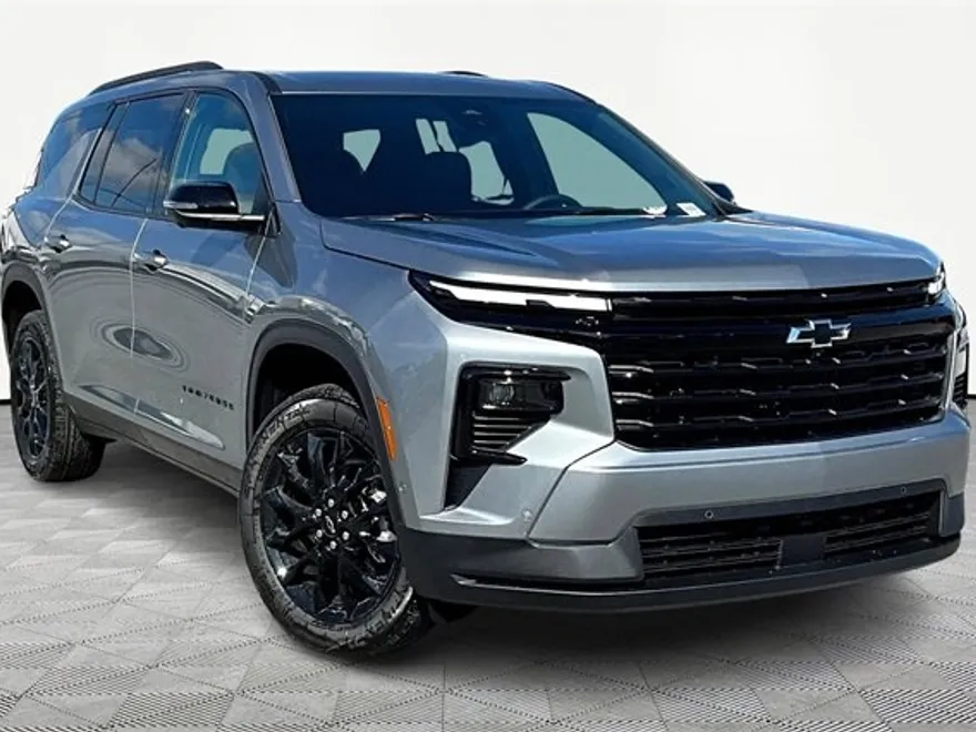2025 Chevrolet Traverse photo 1