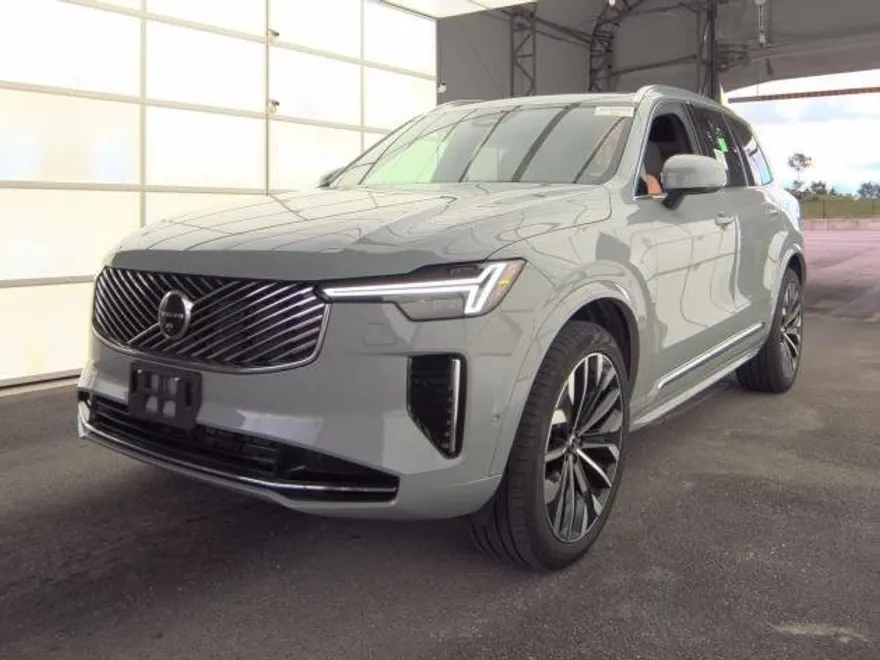 2025 Volvo XC90 Plus photo 1