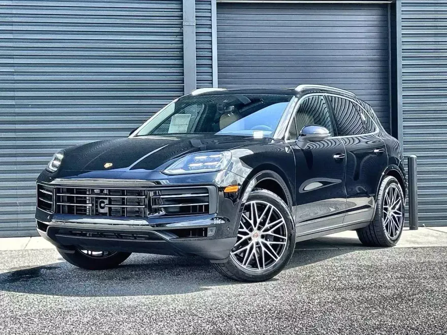 2026 Porsche Cayenne Base photo 1