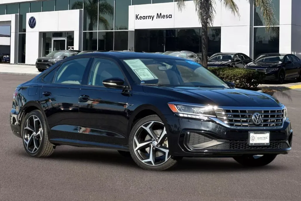 2020 Volkswagen Passat 2.0T R-Line photo 1