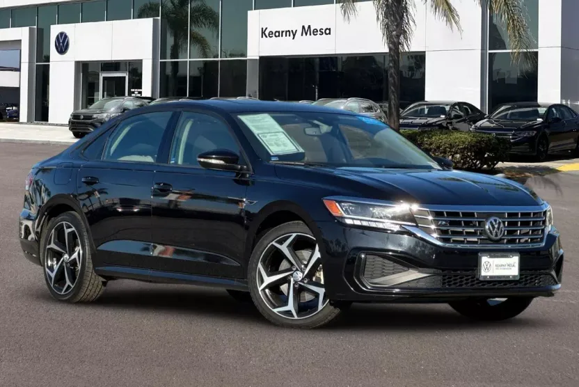 2020 Volkswagen Passat 2.0T R-Line photo 1