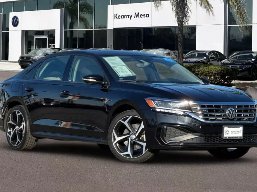 2020 Volkswagen Passat 2.0T R-Line photo 1