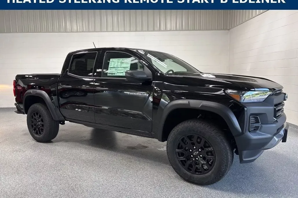 2025 Chevrolet Colorado Trail Boss photo 1