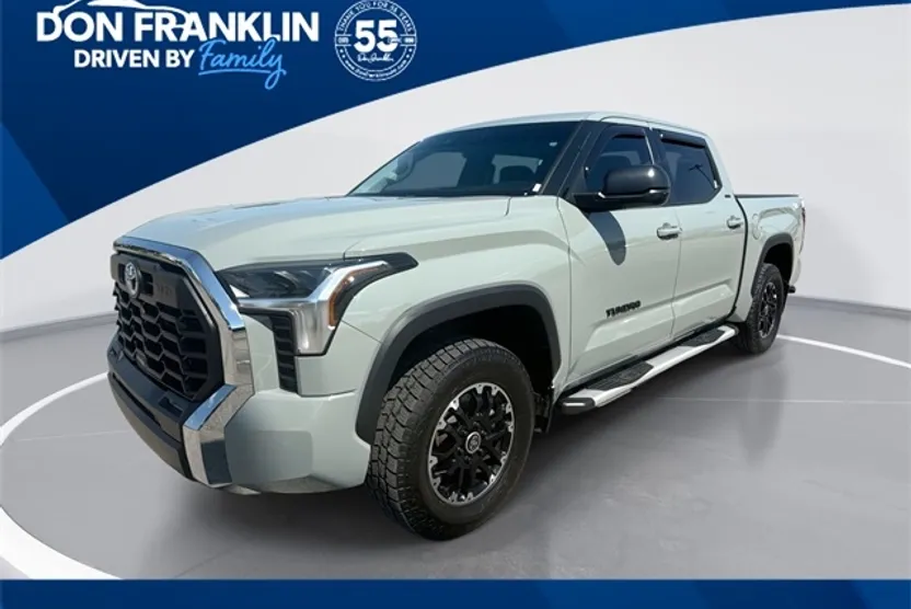 2022 Toyota Tundra SR5 CrewMax photo 1