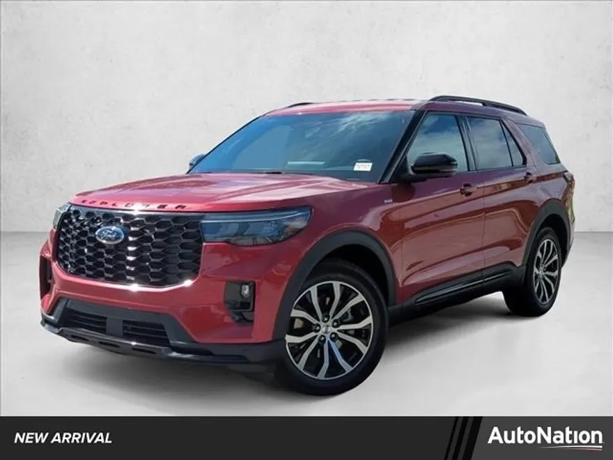 2025 Ford Explorer ST-Line photo 1