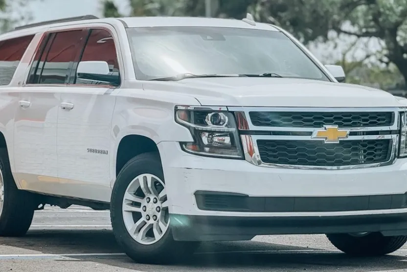 2015 Chevrolet Suburban LT 1500 photo 1