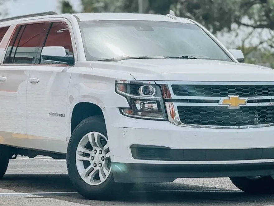 2015 Chevrolet Suburban LT 1500 photo 1
