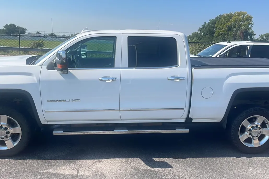 2016 Gmc Sierra 2500 HD Denali photo 1