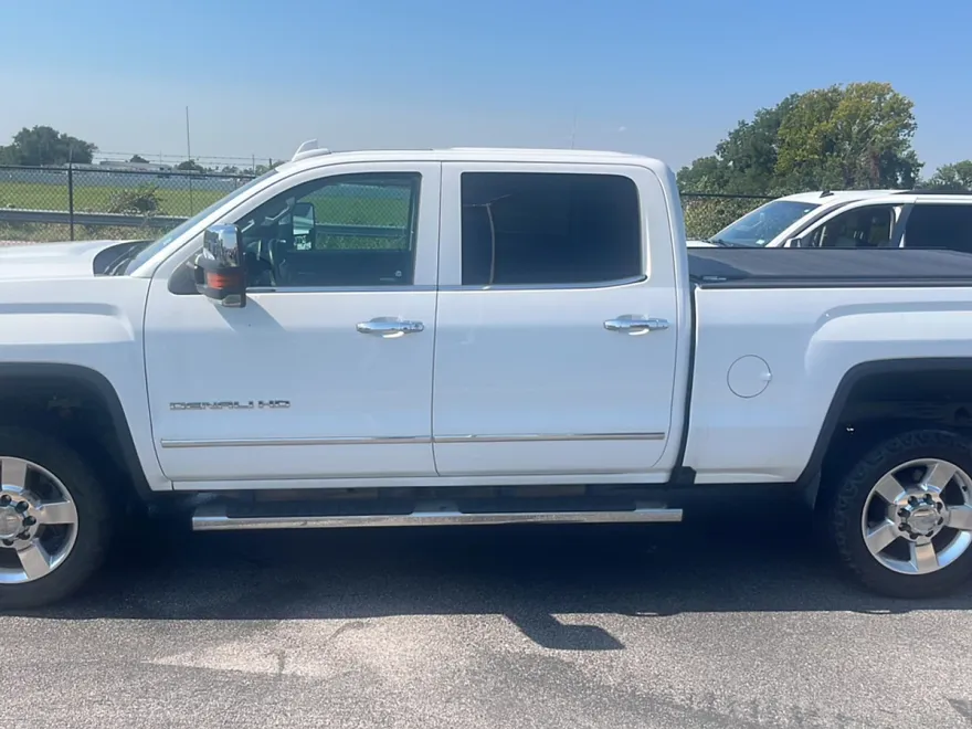 2016 Gmc Sierra 2500 HD Denali photo 1