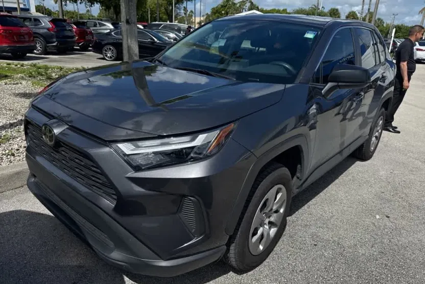 2024 Toyota RAV4 LE photo 1