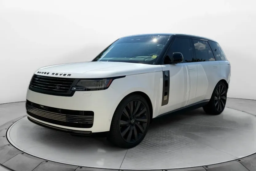 2024 Land Rover Range Rover SV photo 1