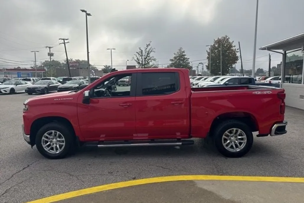 2019 Chevrolet Silverado 1500 LT photo 1