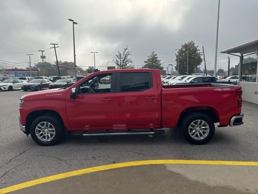 2019 Chevrolet Silverado 1500 LT photo 1