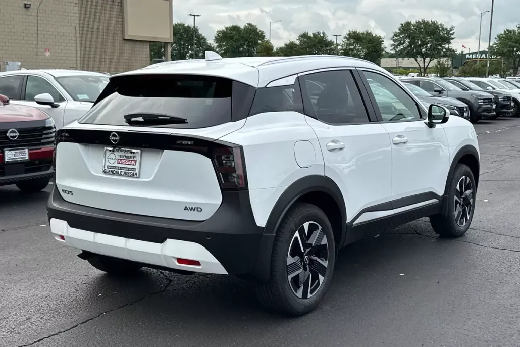 2025 Nissan Kicks SV photo 1