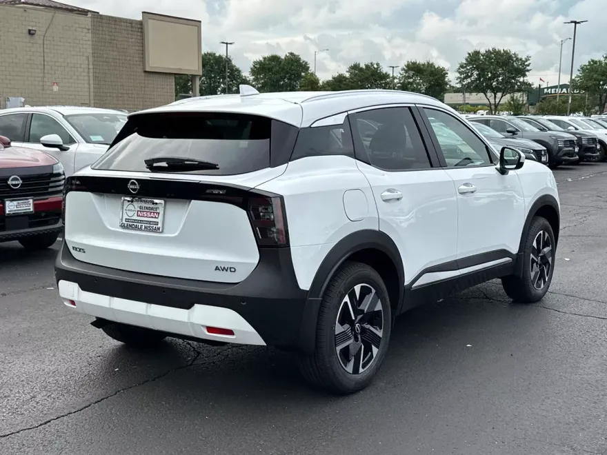 2025 Nissan Kicks SV photo 1