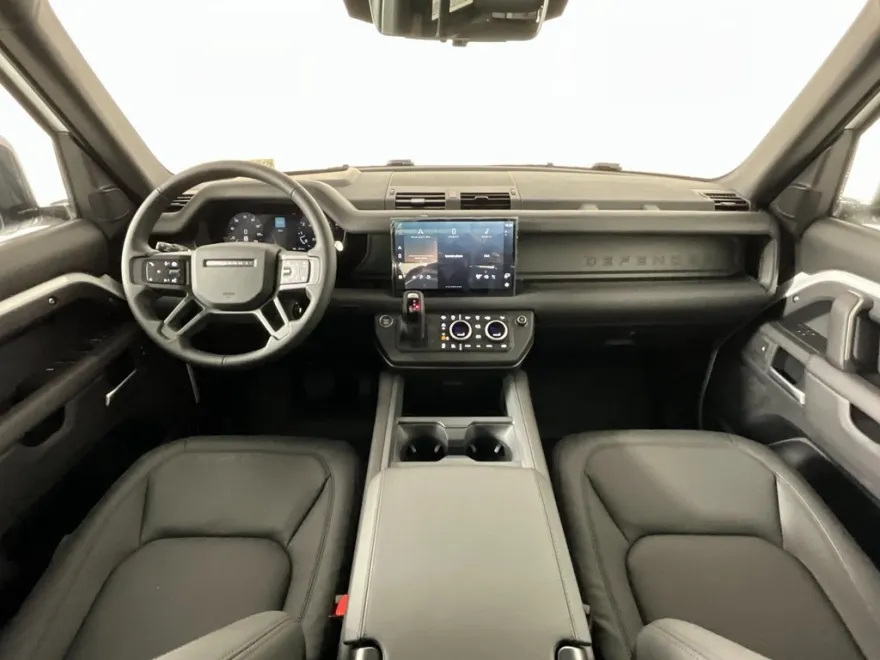 2025 Land Rover Defender 110 X-Dynamic SE photo 1