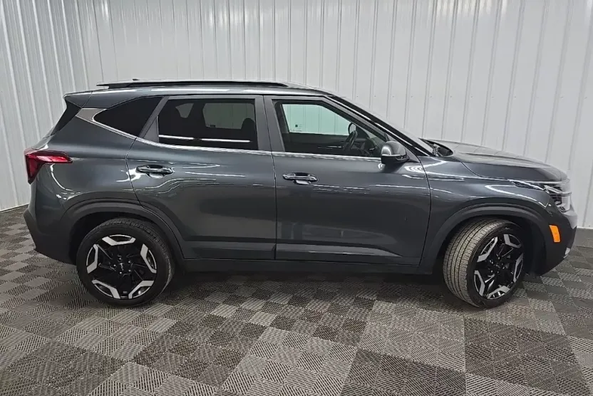 2024 Kia Seltos SX photo 1
